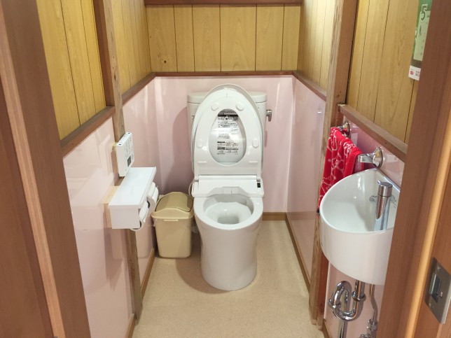 トイレ場着工後①