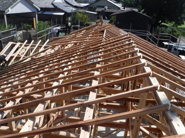 建て方　屋根