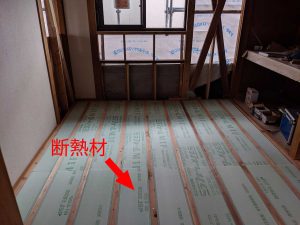２階書斎　断熱材