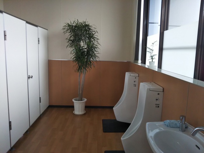 施工後 男子トイレ