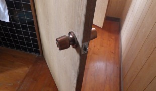 トイレドアノブ交換