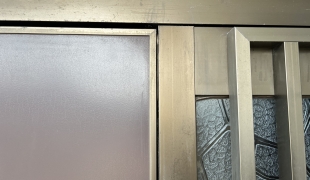 玄関戸の平丁番調整