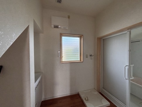 冬にうれしい暖房機/都城市上川東1丁目 中古戸建4LDK