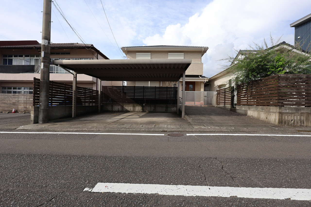 駐車場／都城市上川東１丁目 中古戸建4LDK