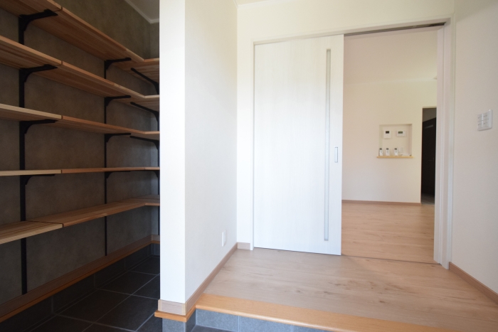 after:玄関/都城市